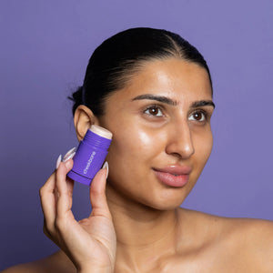 Cheekbone Illuminating Primer Stick