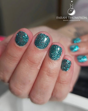 Light Elegance P+ Soak-Off Glitter Gel Polish 10 ml (Sinful)