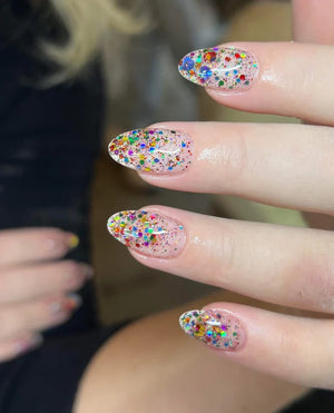Light Elegance Glitter Gel 10 ml (Everyone's A Critic)