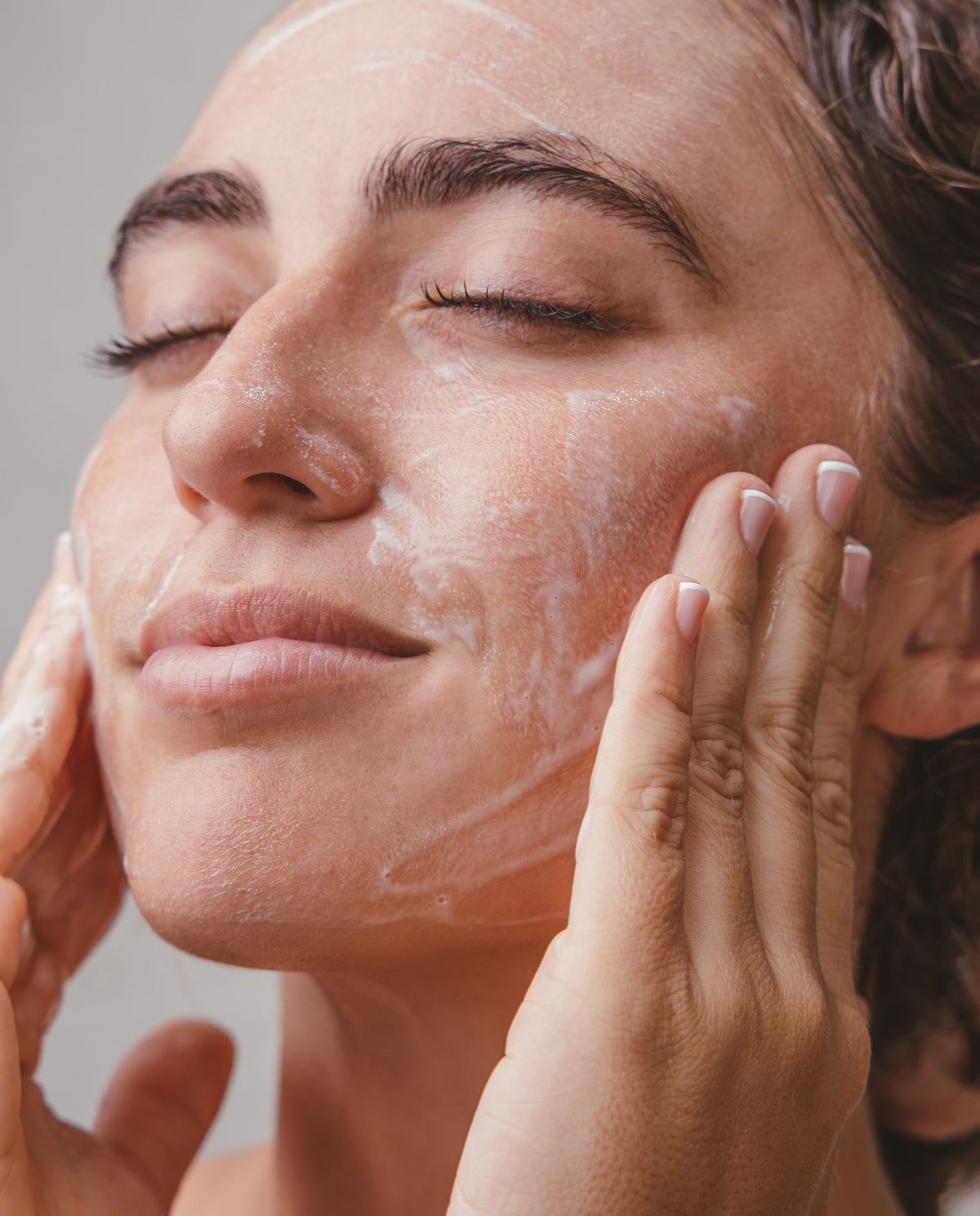 Esse Sensitive Cleanser (200 ml)