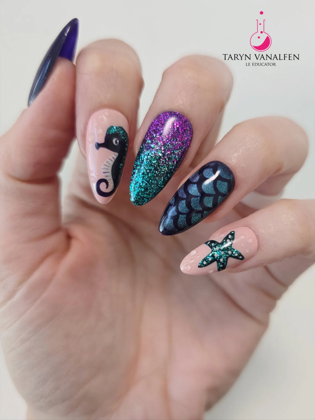 Light Elegance Glitter Gel 10 ml (Intoxicating)