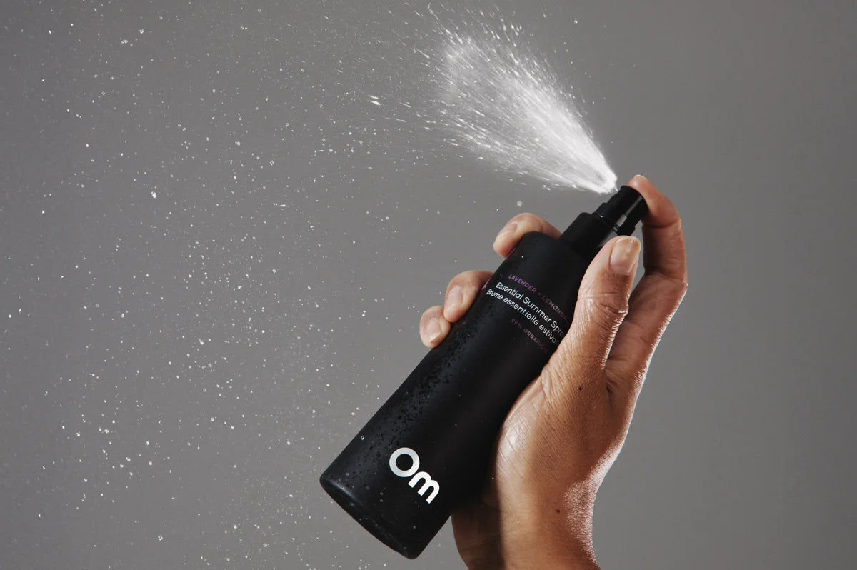 Om Organics Lavender + Lemongrass Essential Summer Spray  (250 ml)*
