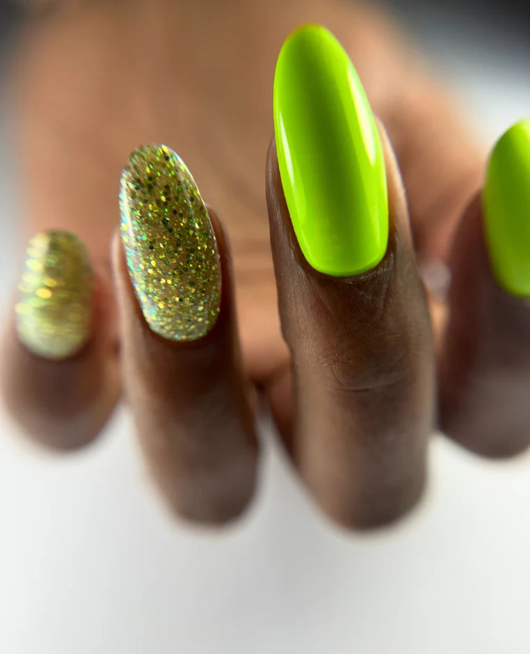 Light Elegance P+ Soak-Off Glitter Gel Polish 10 ml (Peace And Love)