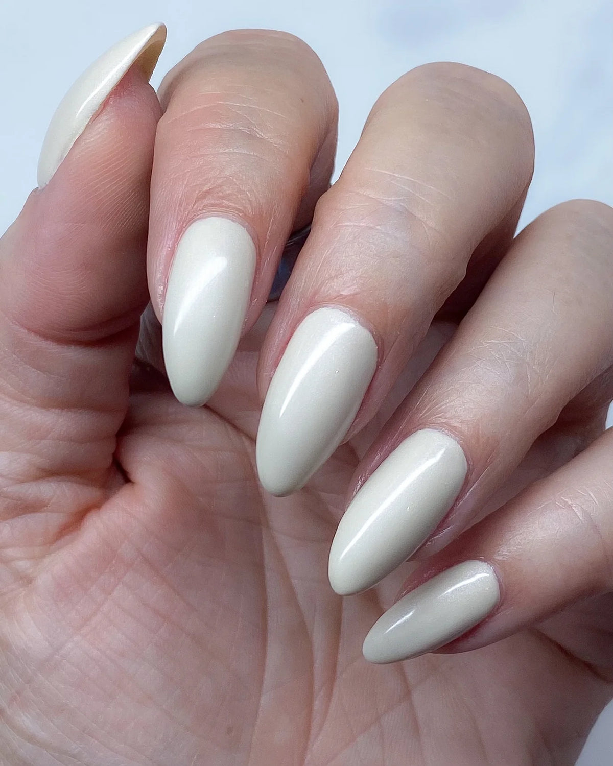 Light Elegance P+ Soak-Off Gel Polish 10 ml (Heavenly)