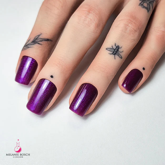 Light Elegance P+ Gel Polish 10 ml (Tellement dramatique !) 